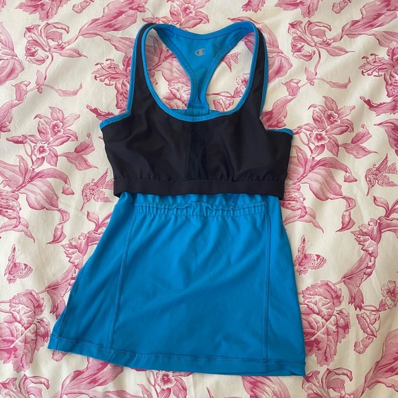 🏝️Big $5 Sale🏝️Champion Racer Back Workout Top with built-in bra - Picture 4 of 7